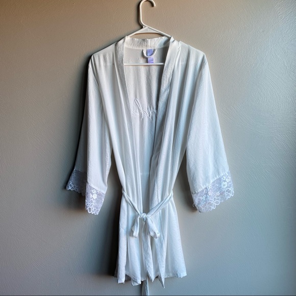 Bride Robe - Picture 1 of 5